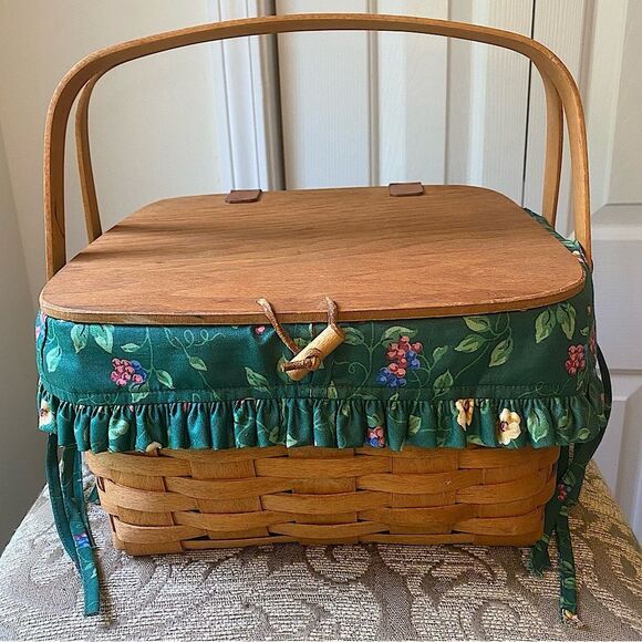 Vintage 1995 Handwoven Longaberger Large Basket w/ Garden Green Lining - Picture 1 of 13